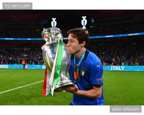 意甲巨星小基耶萨未能入选意大利国家队最新大名单引发热议